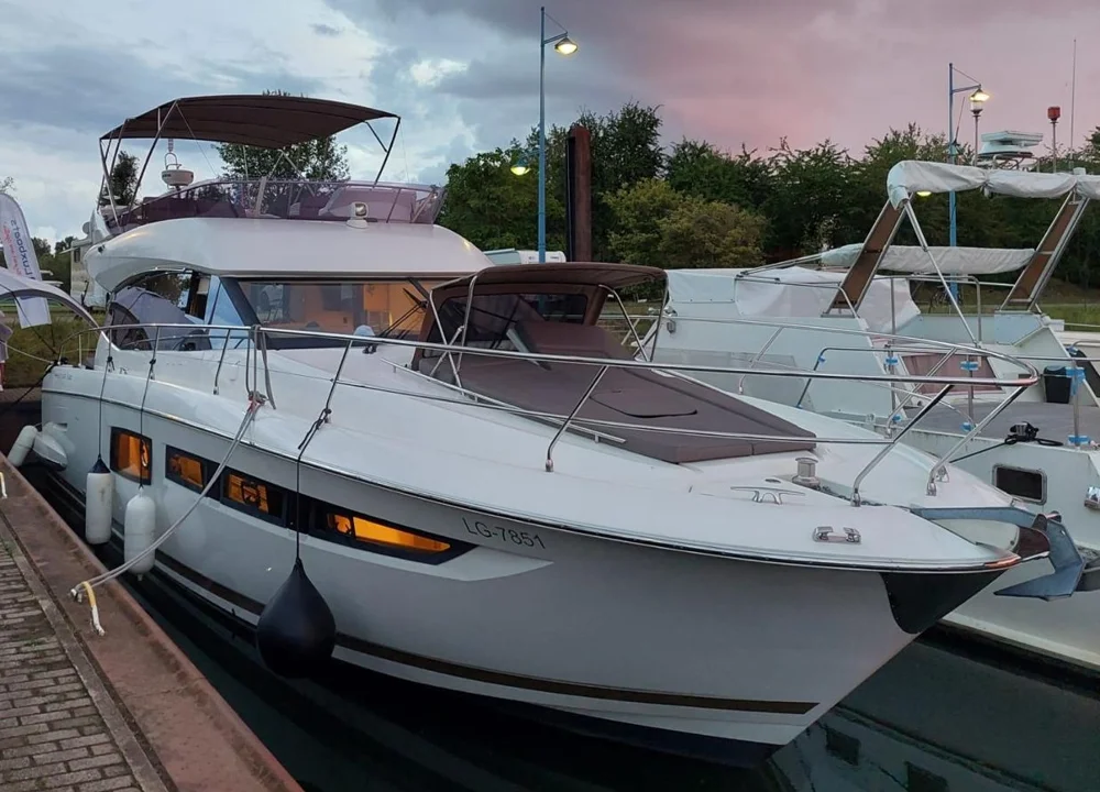 BoatPhoto.alt