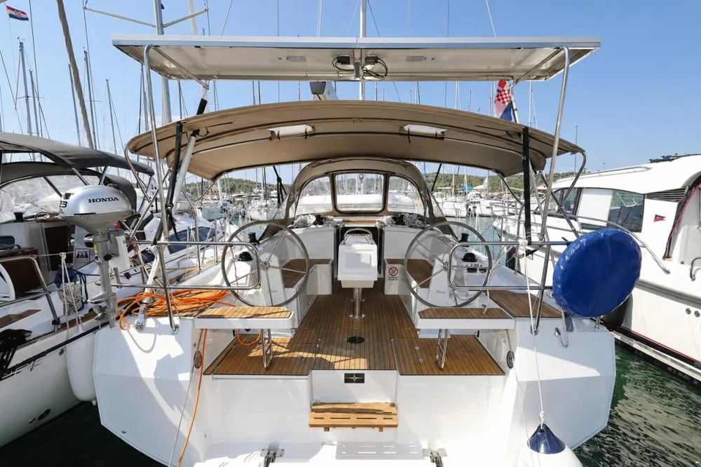 BoatPhoto.coverAlt