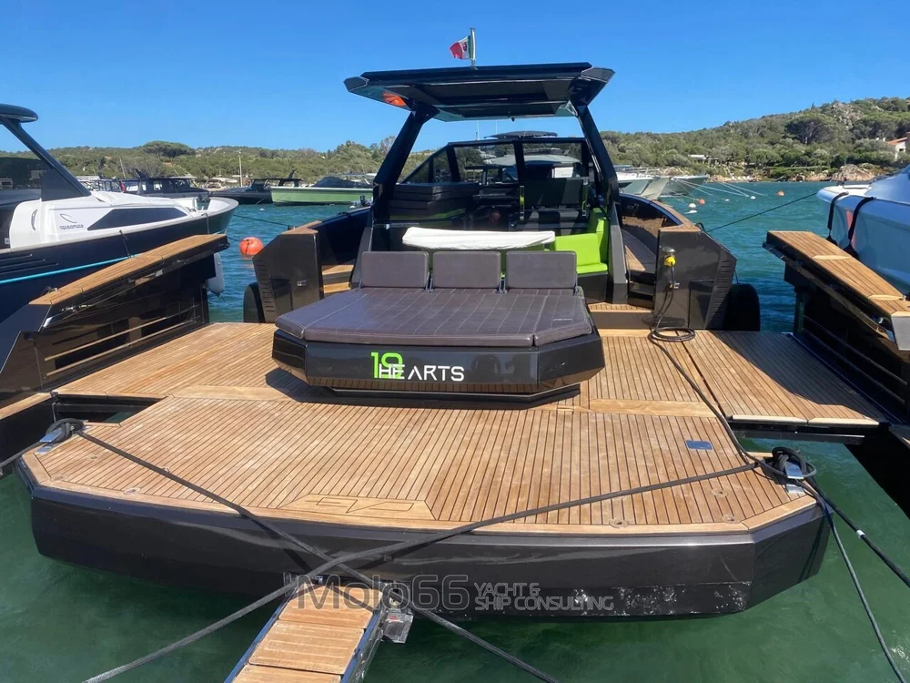 BoatPhoto.alt