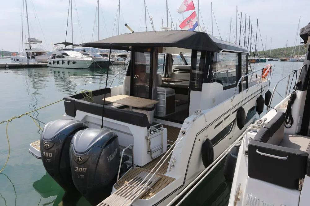 BoatPhoto.coverAlt