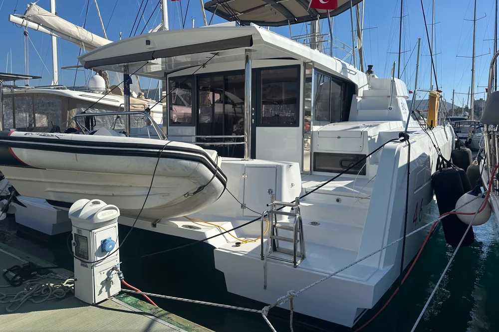 BoatPhoto.coverAlt