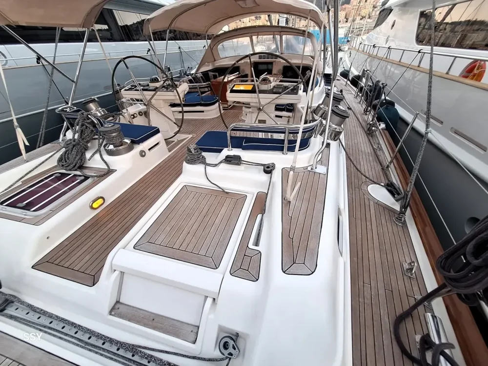 2004 Oyster Yachts 82 for sale in Italy, photo 5 of 5