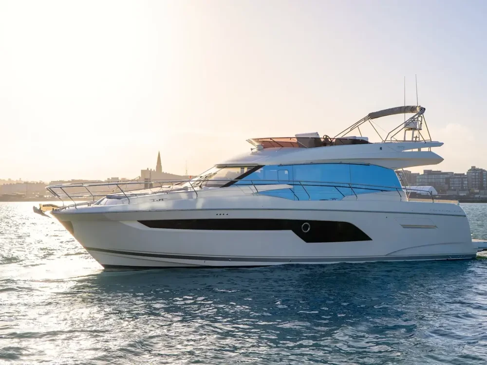 BoatPhoto.coverAlt