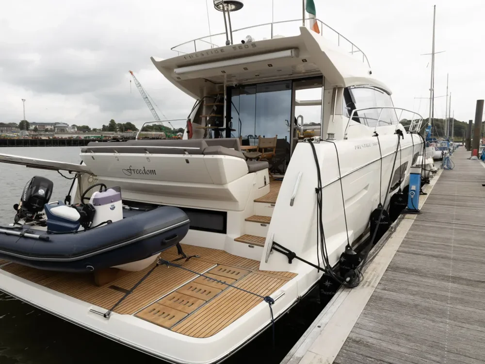 BoatPhoto.coverAlt