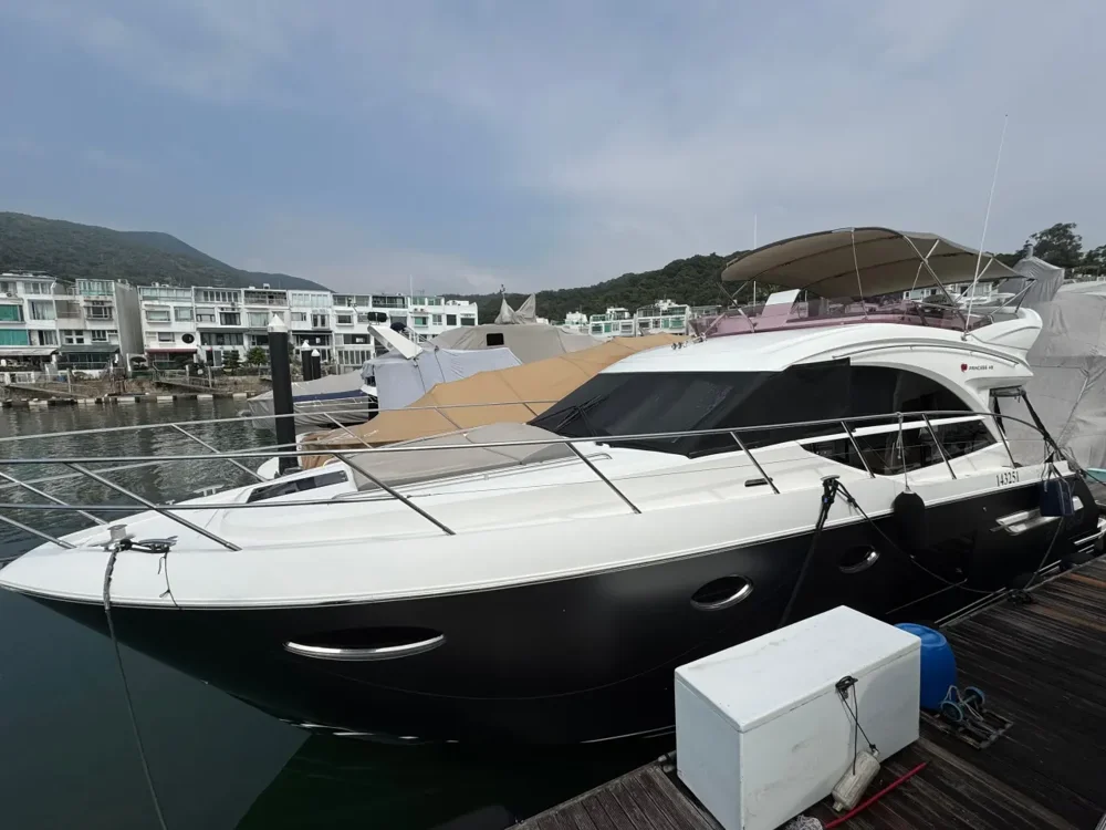 BoatPhoto.coverAlt