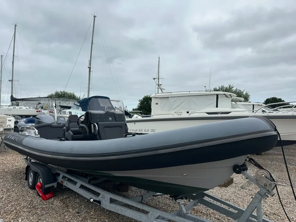 BoatPhoto.coverAlt