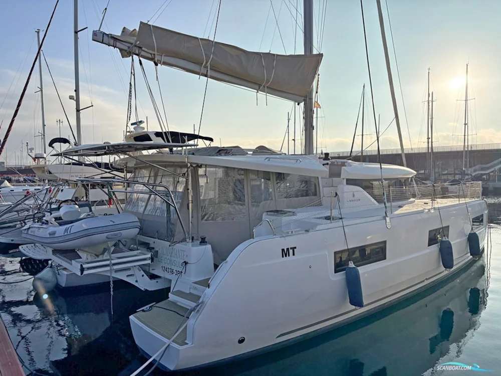 BoatPhoto.coverAlt