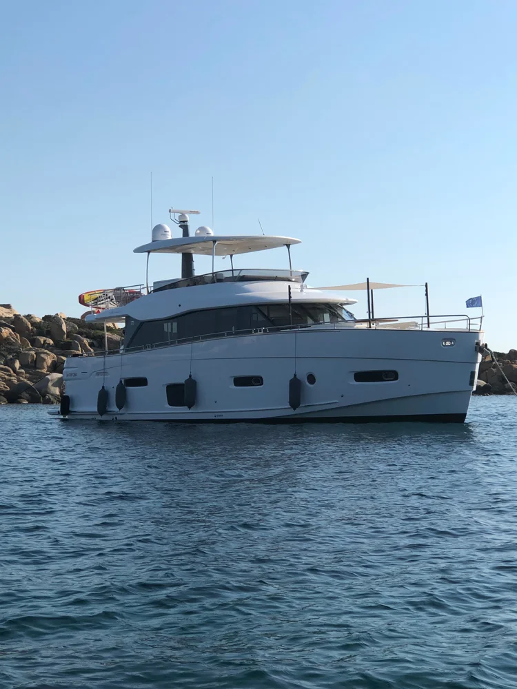 BoatPhoto.coverAlt