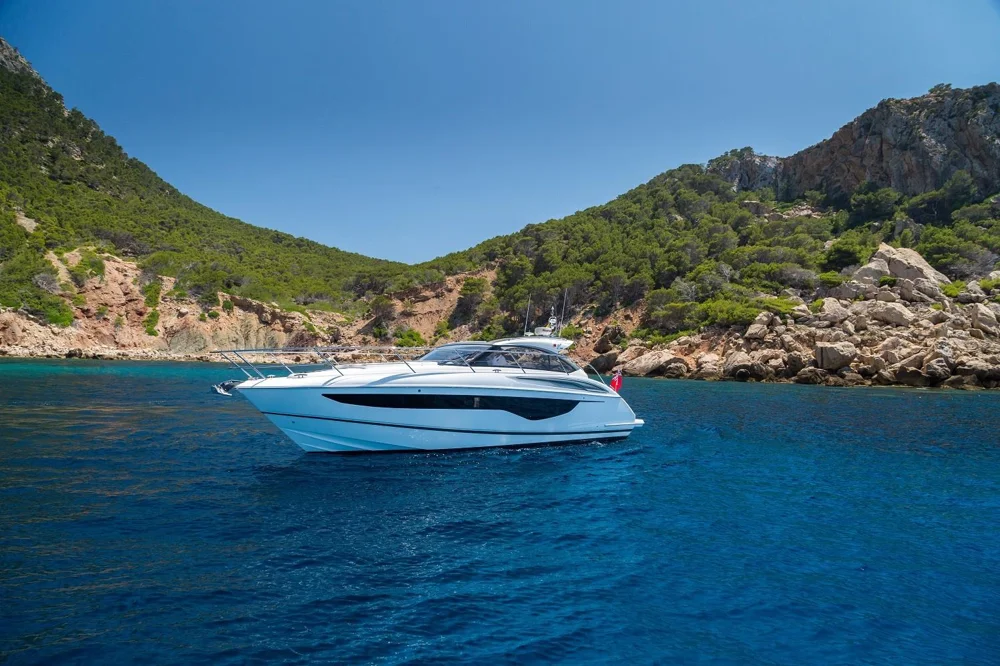 BoatPhoto.coverAlt