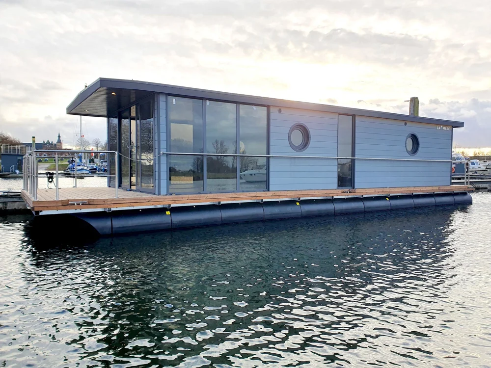 BoatPhoto.coverAlt