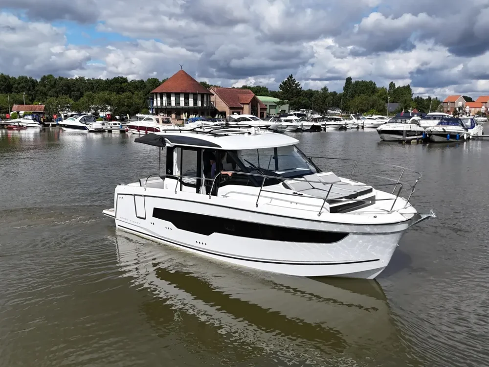 BoatPhoto.coverAlt