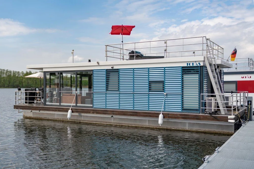 BoatPhoto.coverAlt