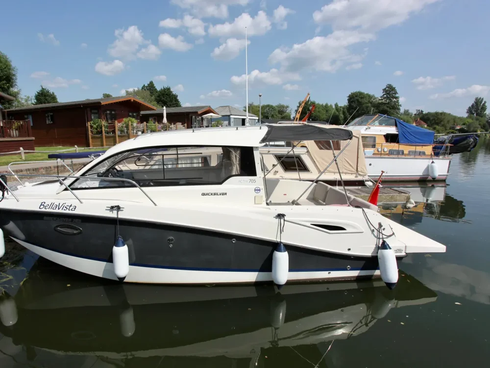 BoatPhoto.coverAlt
