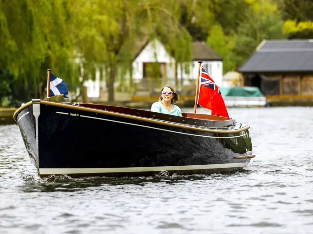 BoatPhoto.coverAlt