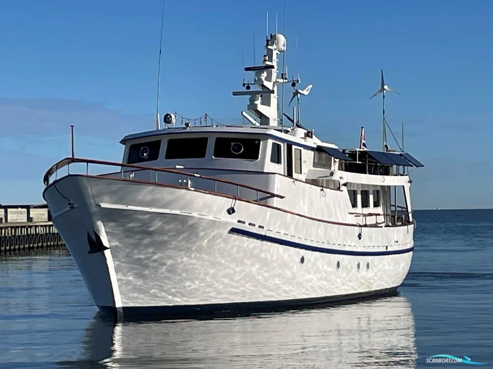 BoatPhoto.coverAlt