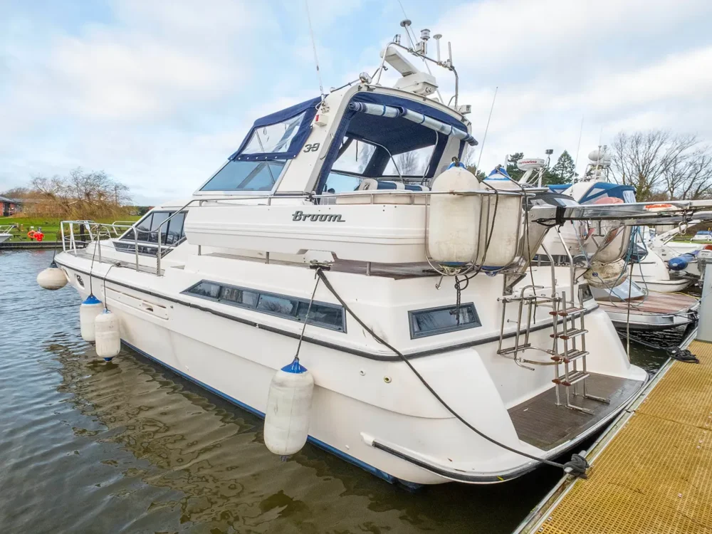 BoatPhoto.coverAlt