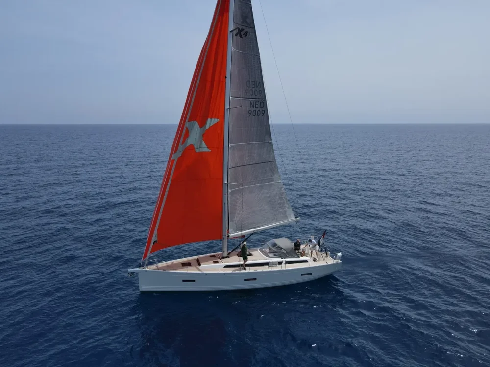 BoatPhoto.coverAlt