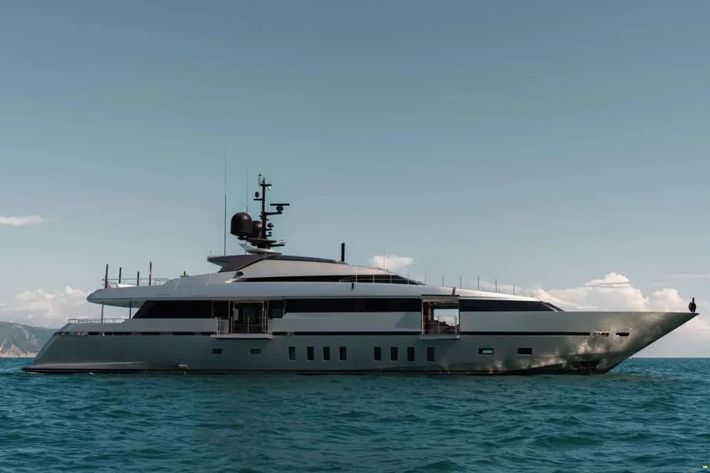 BoatPhoto.coverAlt