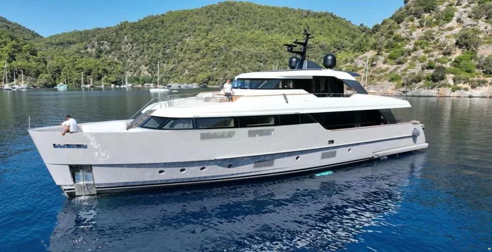 BoatPhoto.coverAlt