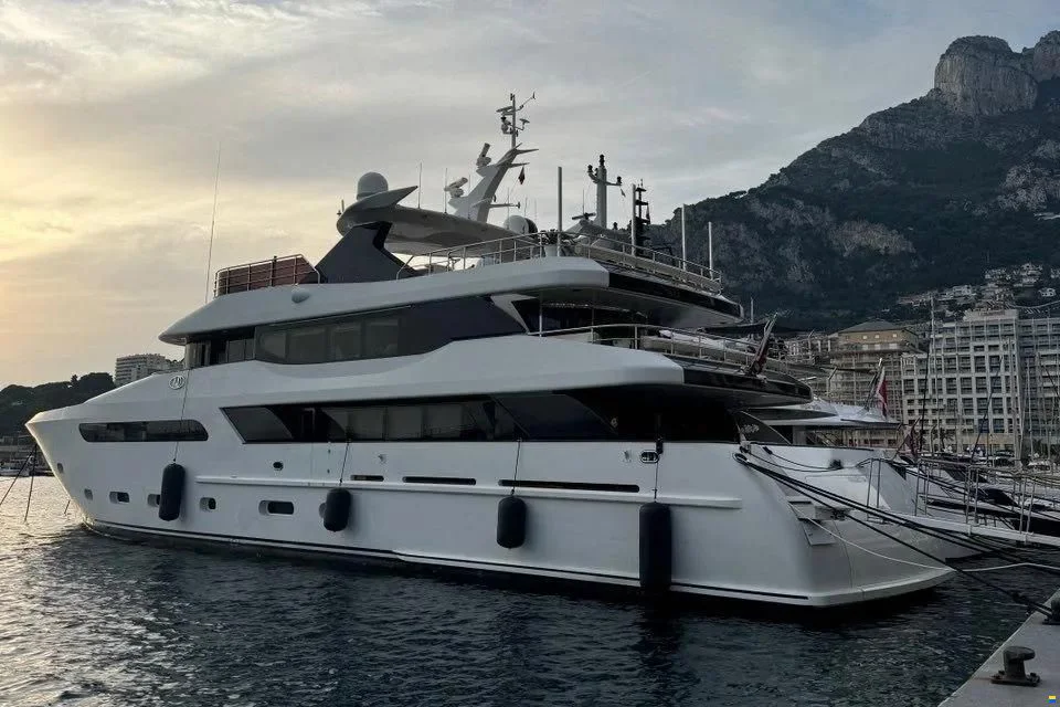 BoatPhoto.coverAlt