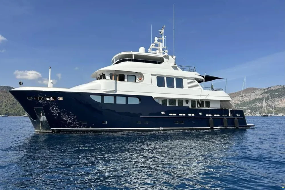 BoatPhoto.coverAlt