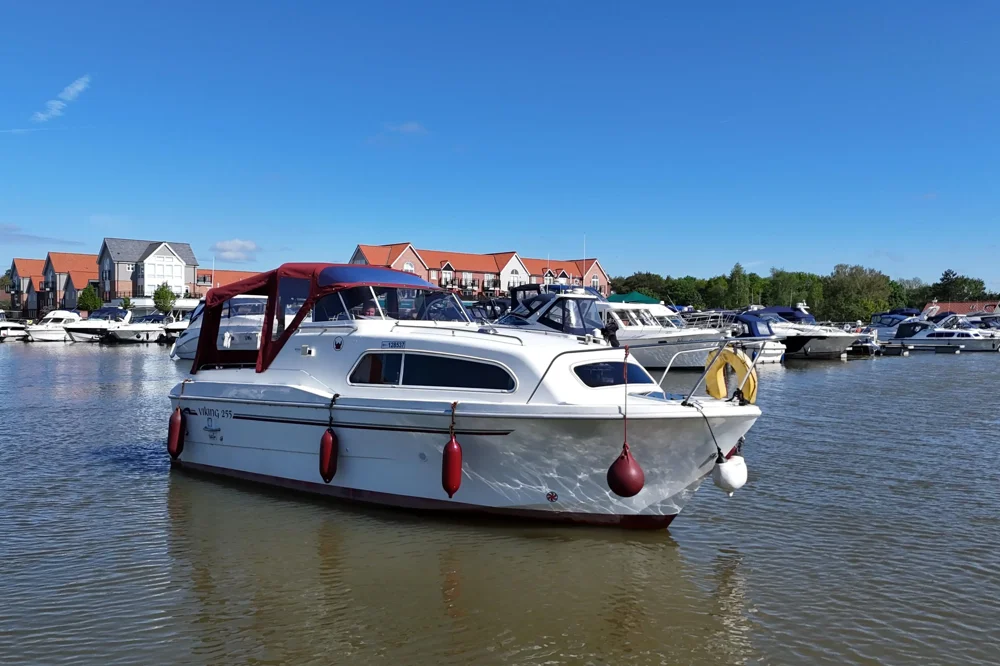 BoatPhoto.coverAlt