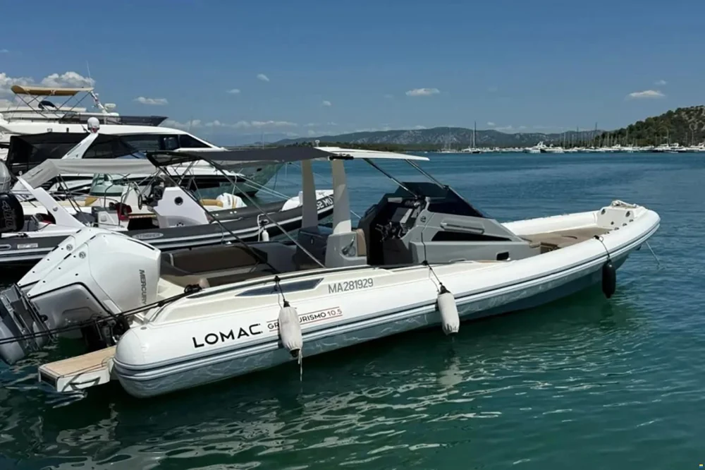 BoatPhoto.coverAlt