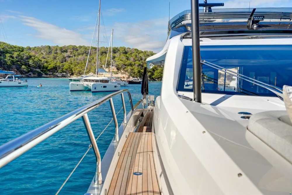 BoatPhoto.coverAlt