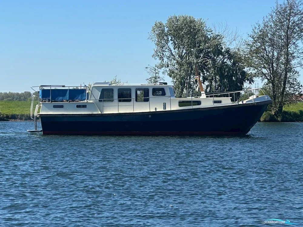 BoatPhoto.coverAlt