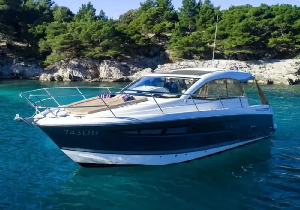 BoatPhoto.coverAlt