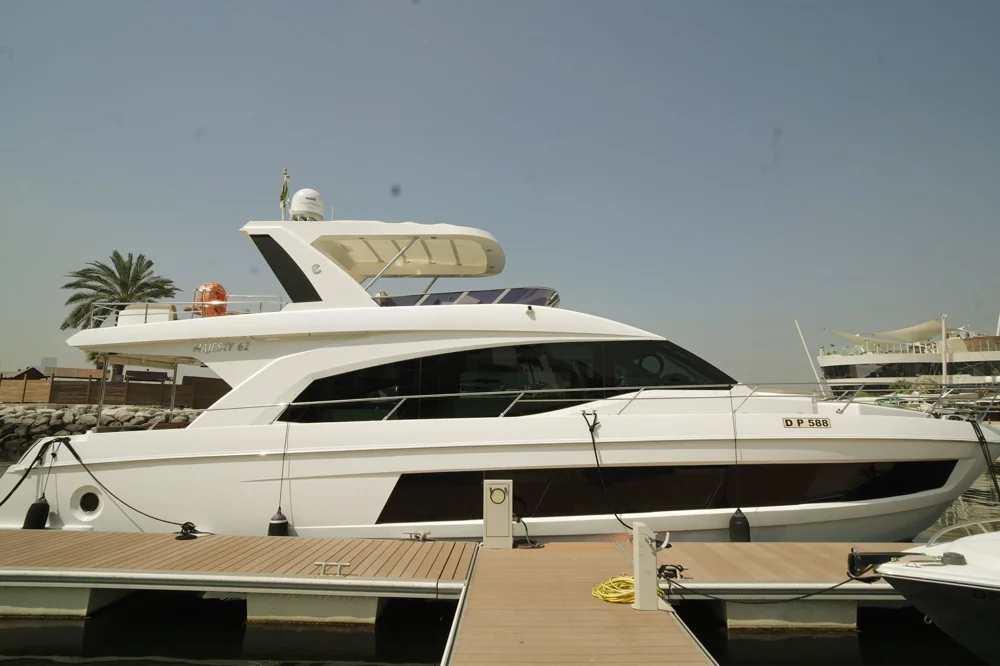 BoatPhoto.coverAlt