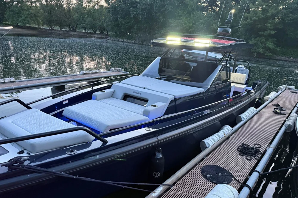 BoatPhoto.coverAlt