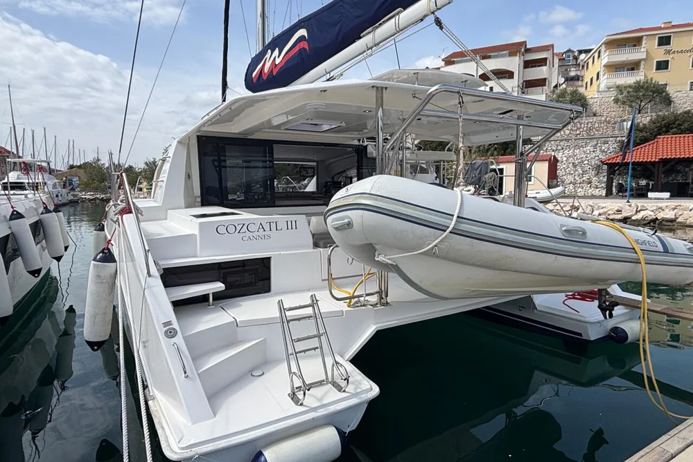 BoatPhoto.coverAlt