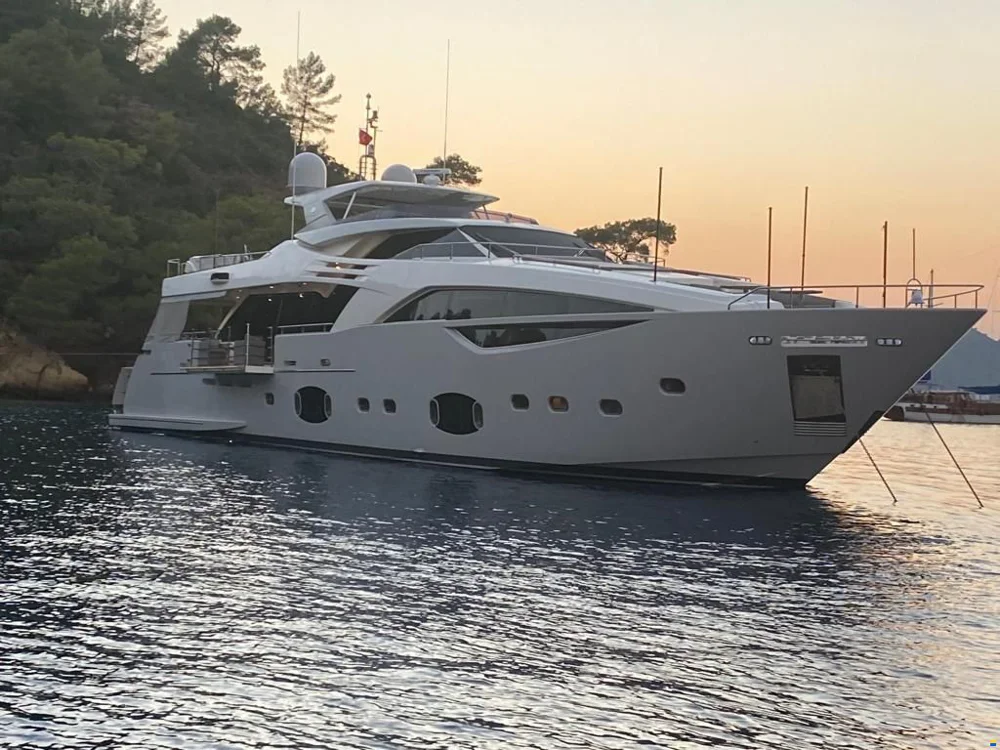 2011 Custom Line 100 for sale in Göcek, Turkey, photo 2 of 5