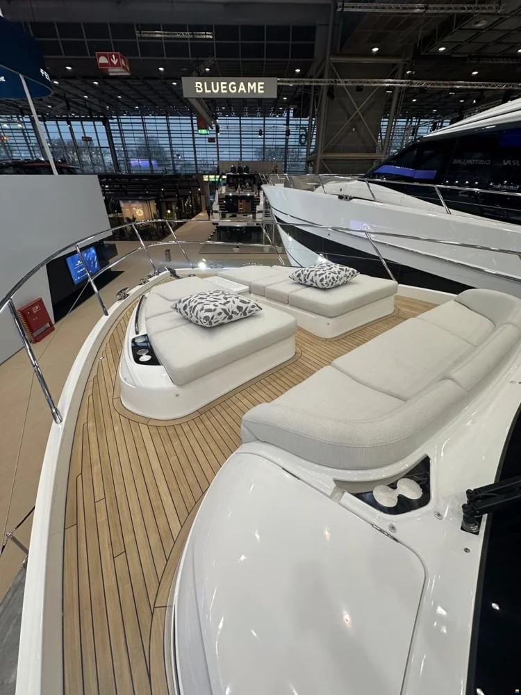 BoatPhoto.coverAlt