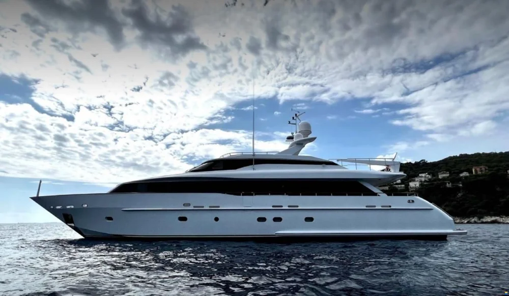 BoatPhoto.coverAlt