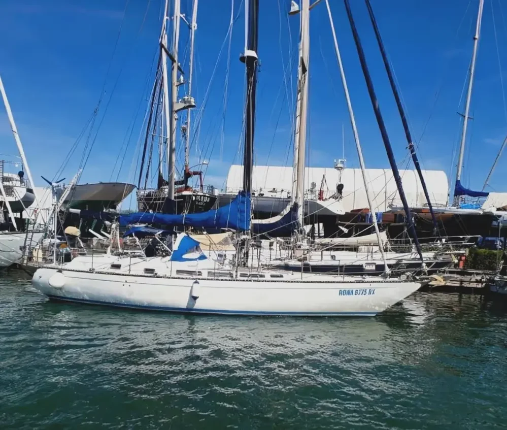 BoatPhoto.coverAlt