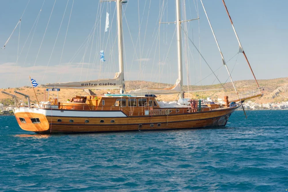 BoatPhoto.coverAlt