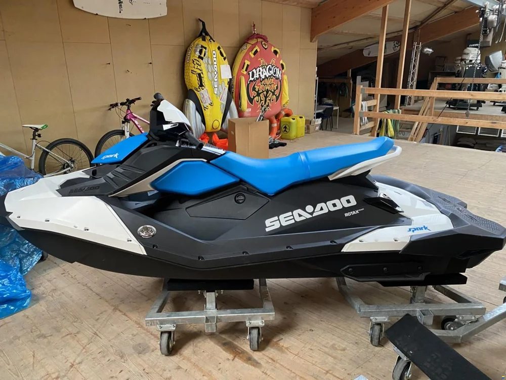 BoatPhoto.coverAlt