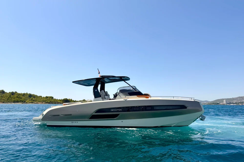BoatPhoto.coverAlt