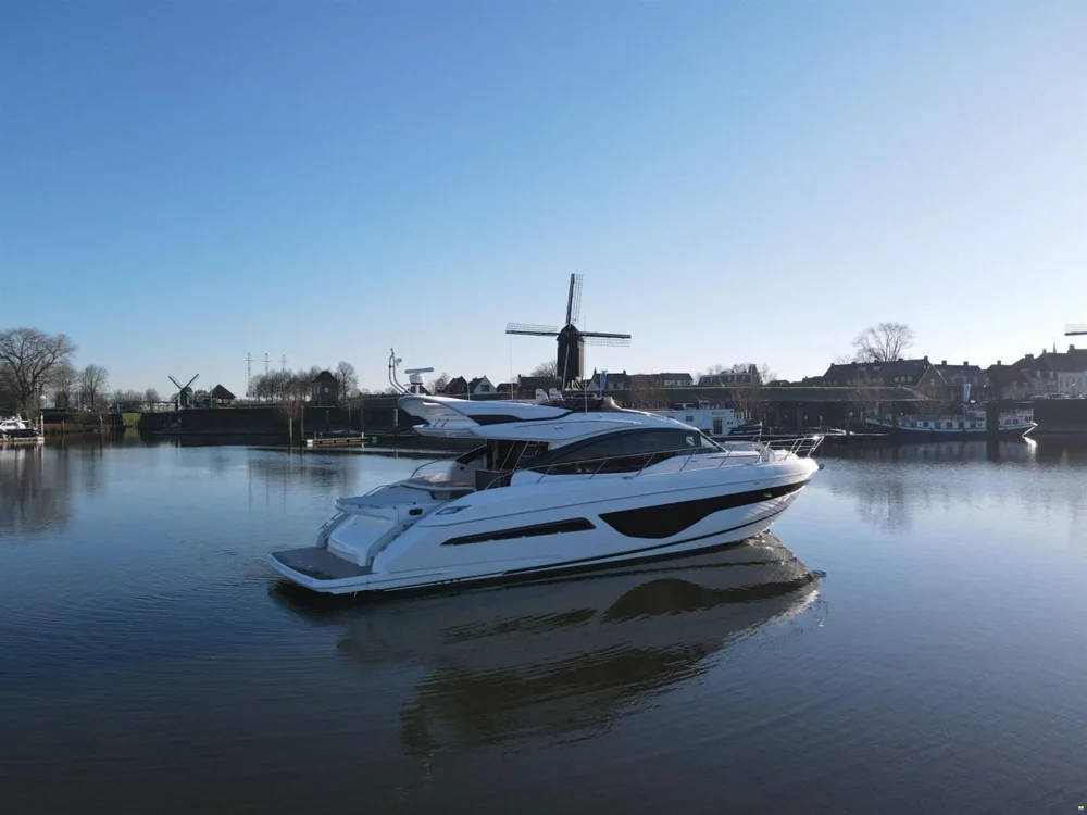 BoatPhoto.coverAlt