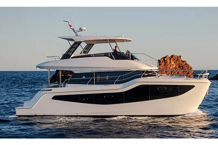 BoatPhoto.coverAlt