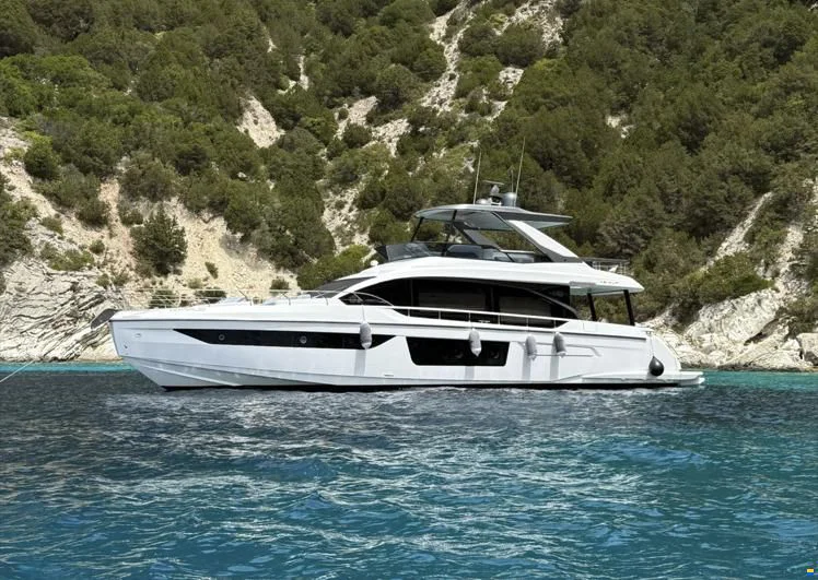 BoatPhoto.coverAlt