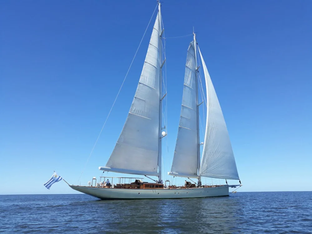 BoatPhoto.coverAlt