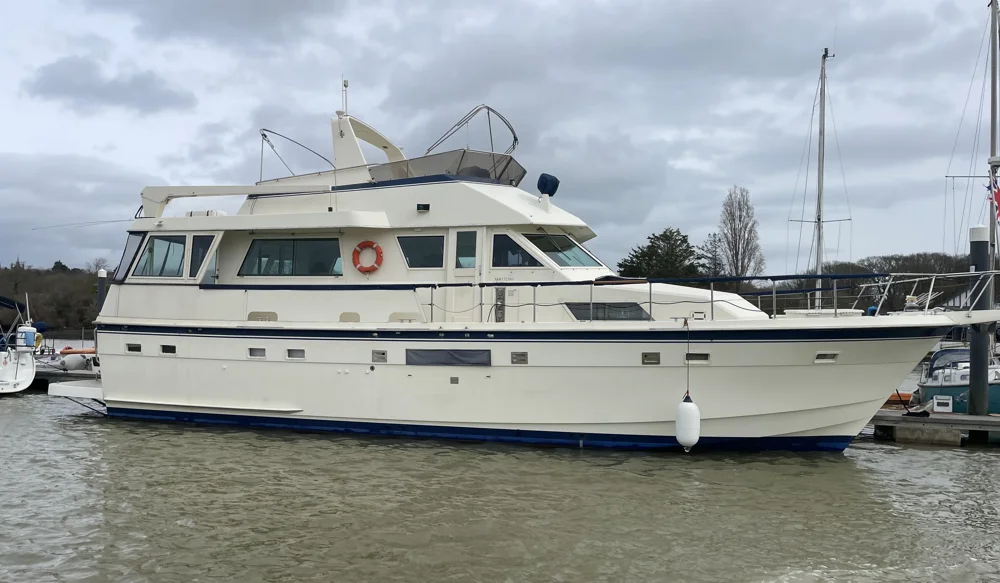 BoatPhoto.coverAlt