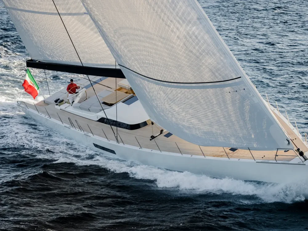 BoatPhoto.coverAlt