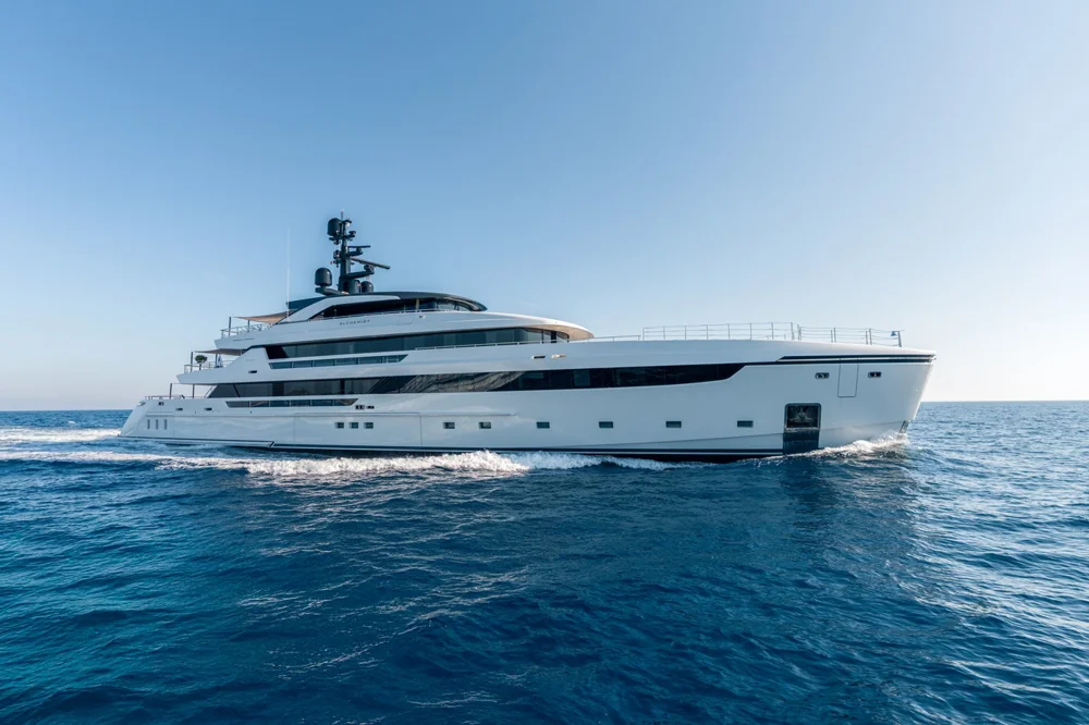BoatPhoto.coverAlt