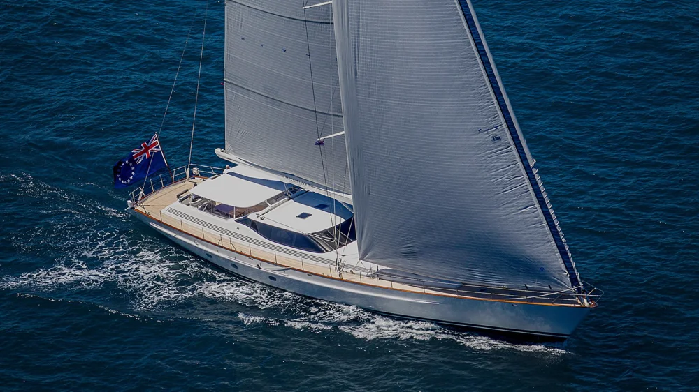 BoatPhoto.coverAlt