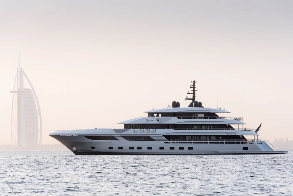 BoatPhoto.coverAlt