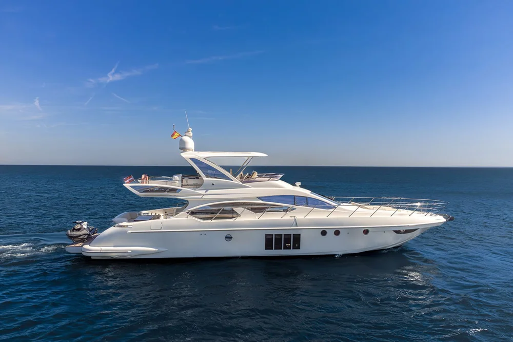 BoatPhoto.coverAlt